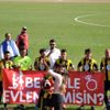 Maçta sürpriz evlenme teklifi Maçta sürpriz evlenme teklifi
