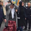 Kadınlara plastik kelepçe taktılar!