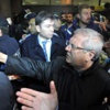 Aziz Yıldırım, taraftarlarla kapıştı! Aziz Yıldırım, taraftarlarla kapıştı!