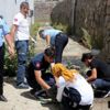 Fosseptik çukuruna düşen vatandaşı polis kurtardı