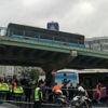 Aksaray'da halk otobüsü tramvay hattına girdi! Aksaray'da halk otobüsü tramvay hattına girdi!