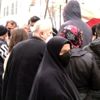 Pazarda sosyal mesafesiz, maskesiz alışveriş Pazarda sosyal mesafesiz, maskesiz alışveriş