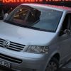 El freni boşalan minibüs kafeye girdi El freni boşalan minibüs kafeye girdi