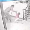 2 yaşındaki çocuğu döverek öldürdü 2 yaşındaki çocuğu döverek öldürdü