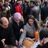 İlk kez hamsi yediler İlk kez hamsi yediler