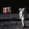 Neil Armstrong'un eşyaları 7,4 milyon dolara satıldı