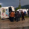 AK Parti mitingi dönüşü kaza: 18 yaralı AK Parti mitingi dönüşü kaza: 18 yaralı