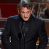 Sean Penn Oscar'ı salladı Sean Penn Oscar'ı salladı