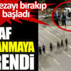 Sokakları terk etmek için polis uyarısını beklediler