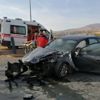 Ambulansla otomobil çarpıştı: 8 yaralı
