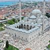 Fatih Camii’nde corona virüs engeli sonrası ilk Cuma namazı Fatih Camii’nde corona virüs engeli sonrası ilk Cuma namazı