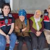 Ormanlık alanda kaybolan kadını jandarma buldu Ormanlık alanda kaybolan kadını jandarma buldu