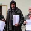Satın aldıkları dairelerin başkalarına da satıldığını öğrenince büyük şok yaşadılar Satın aldıkları dairelerin başkalarına da satıldığını öğrenince büyük şok yaşadılar