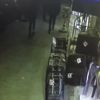 Arkadaşıyla sohbet ederken vurulduğu an kameraya yansıdı Arkadaşıyla sohbet ederken vurulduğu an kameraya yansıdı