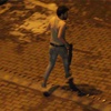 Molotof sıcağından bunalan polis atletle gösterici kovaladı! Molotof sıcağından bunalan polis atletle gösterici kovaladı!