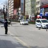 Çorum da 65 yaş ve üzeri kişileri polis evlerine götürdü Çorum da 65 yaş ve üzeri kişileri polis evlerine götürdü