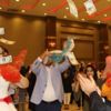 Polonyalı gelinin düğününde dolarlar havada uçuştu