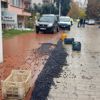 Kapağı açılan kamyonet kasasından 300 kilogram zeytin ... Kapağı açılan kamyonet kasasından 300 kilogram zeytin ...