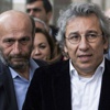 Can Dündar'a adliyede destek Can Dündar'a adliyede destek