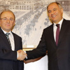 Efkan Ala g�revini devretti Efkan Ala g�revini devretti