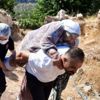 120 kiloluk hastayı 2 km sırtında taşıdı
