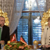 Cumhurbaşkanı Erdoğan'dan 'hilalli koltuk' saldırısına cevap Cumhurbaşkanı Erdoğan'dan 'hilalli koltuk' saldırısına cevap