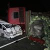 Kamyon panelvanın üzerine devrildi! TEM’de trafik felç oldu
