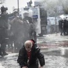 Beşiktaş'ta CHP'lilerle polis arasında gerginlik! Beşiktaş'ta CHP'lilerle polis arasında gerginlik!