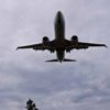Rusya'da Boeing 737-800 tipi yolcu uçağı acil iniş yaptı Rusya'da Boeing 737-800 tipi yolcu uçağı acil iniş yaptı