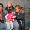Evleri yanan çift, gözyaşlarına boğuldu Evleri yanan çift, gözyaşlarına boğuldu