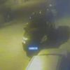 Otomobili soyan hırsızlar güvenlik kameralarına yakalandı Otomobili soyan hırsızlar güvenlik kameralarına yakalandı