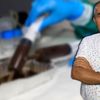Dışkısını bağışlayarak öğrenci okutuyor Dışkısını bağışlayarak öğrenci okutuyor