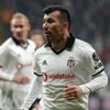 West Ham United, Medel için Beşiktaş'a 7 milyon Euro teklif etti West Ham United, Medel için Beşiktaş'a 7 milyon Euro teklif etti