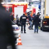 Fransa'da art arda saldırılar: Polise kurşun, cami yakınında patlama