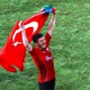 Futbolcuyu eleştiren Azeri gazeteci dövülerek öldürüldü