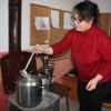 Öğrencilerine her sabah çorba pişiriyor Öğrencilerine her sabah çorba pişiriyor