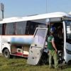Servis midibüsü bariyerleri parçalayarak karşı şeride geçti: 1 yaralı Servis midibüsü bariyerleri parçalayarak karşı şeride geçti: 1 yaralı