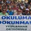 Yeşilbahar Ortaokulu velilerinden 'okuluma dokunma' eylemi