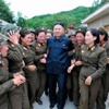 Kim yine kadınları ağlatmayı başardı Kim yine kadınları ağlatmayı başardı