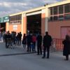 Pazar kuyruğu yaklaşık 500 metreyi buldu Pazar kuyruğu yaklaşık 500 metreyi buldu