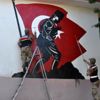 Öğretmenler ile askerler okulu boyadı