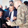 Binbaşıyı ailesinin yanında şehit ettiler