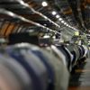 Atomlar elektronlarıyla birlikte ışık hızına yaklaştı