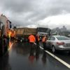 TEM de kaza yapan hafriyat kamyonu trafiği felç etti