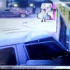 Otomobilin çarptığı minibüs dükkana daldı Otomobilin çarptığı minibüs dükkana daldı