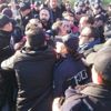 Posco işçilerine polis müdahalesi: Adnan Serdaroğlu gözaltına alındı Posco işçilerine polis müdahalesi: Adnan Serdaroğlu gözaltına alındı