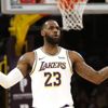 LeBron James yine tarihe geçti!