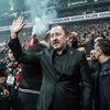 Beşiktaş Sergen Yalçın için imza töreni düzenledi Beşiktaş Sergen Yalçın için imza töreni düzenledi