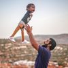 Türkiye'de protez bacaklarına kavuşan Muhammed bebeğin yüzü artık gülüyor Türkiye'de protez bacaklarına kavuşan Muhammed bebeğin yüzü artık gülüyor
