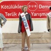 Anneler, Terlik Fırlatmada Yarıştı Anneler, Terlik Fırlatmada Yarıştı